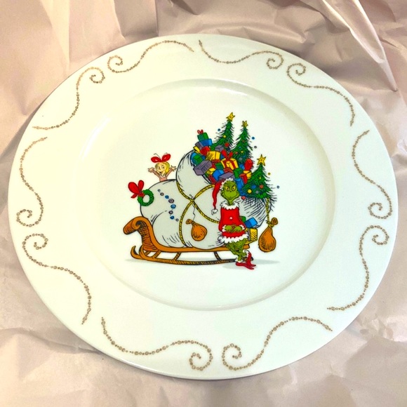 The Grinch 8 Piece Dinnerware Set NWT 4 Dinner Plates and 4 Bowls NWT - Picture 2 of 6